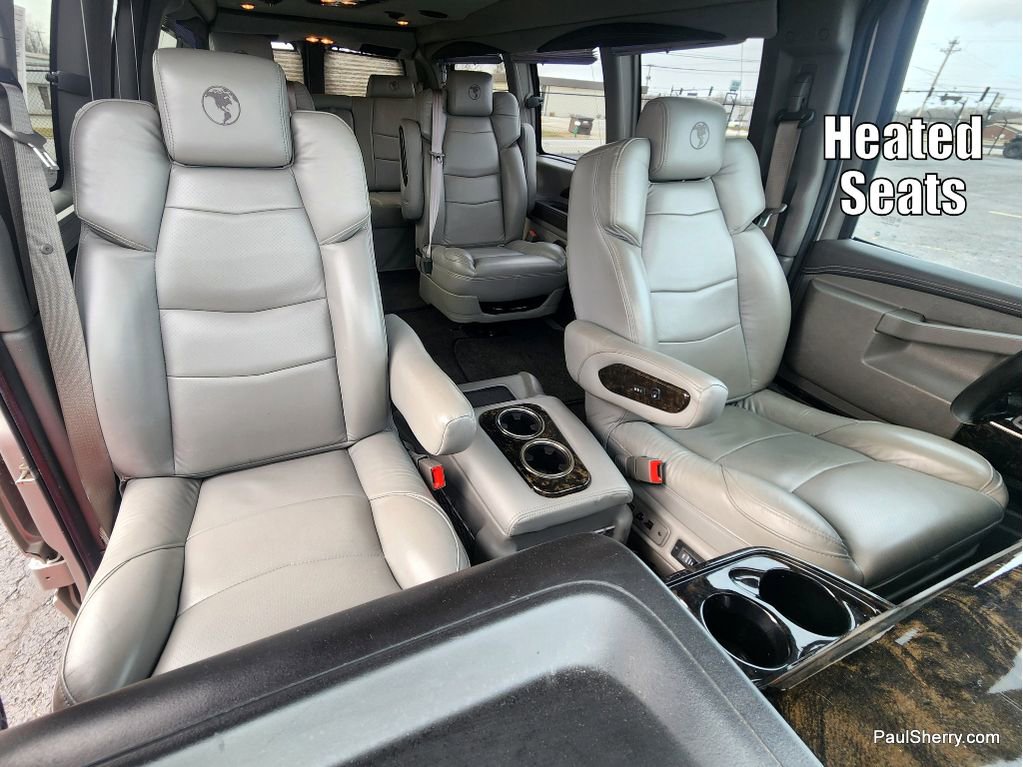 Used 2022 GMC Savana 2500 w/ Enhanced Convenience Package image 4