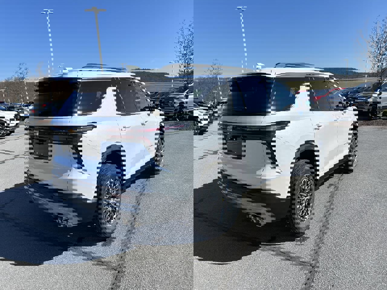 New 2026 Chevrolet Traverse LT image 7