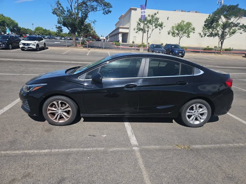 Used 2019 Chevrolet Cruze LT w/ LT Fleet Convenience Package FWD image 5