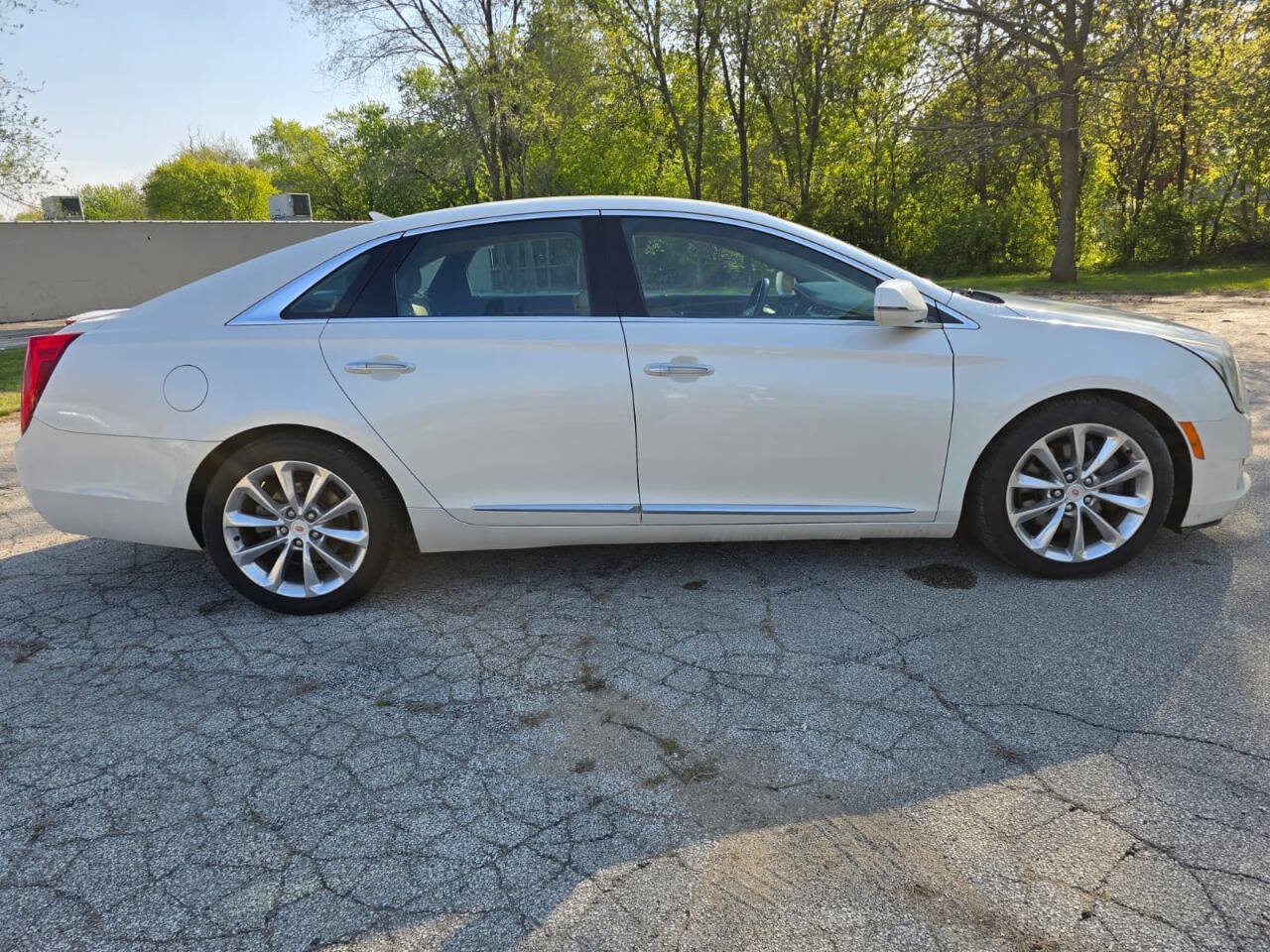 Used 2013 Cadillac XTS Premium AWD/4WD image 4