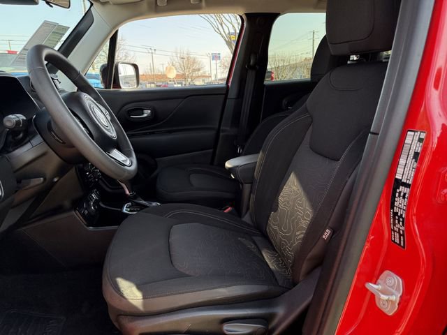 Used 2023 Jeep Renegade Latitude AWD/4WD image 22
