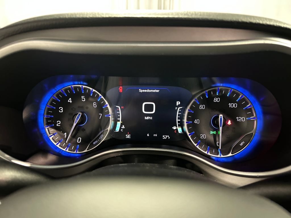 New 2027 Chrysler Pacifica Select w/ Family Tech Group FWD image 14