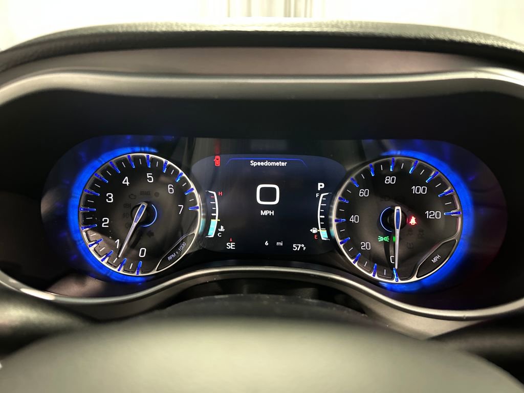 New 2027 Chrysler Pacifica Select FWD image 14
