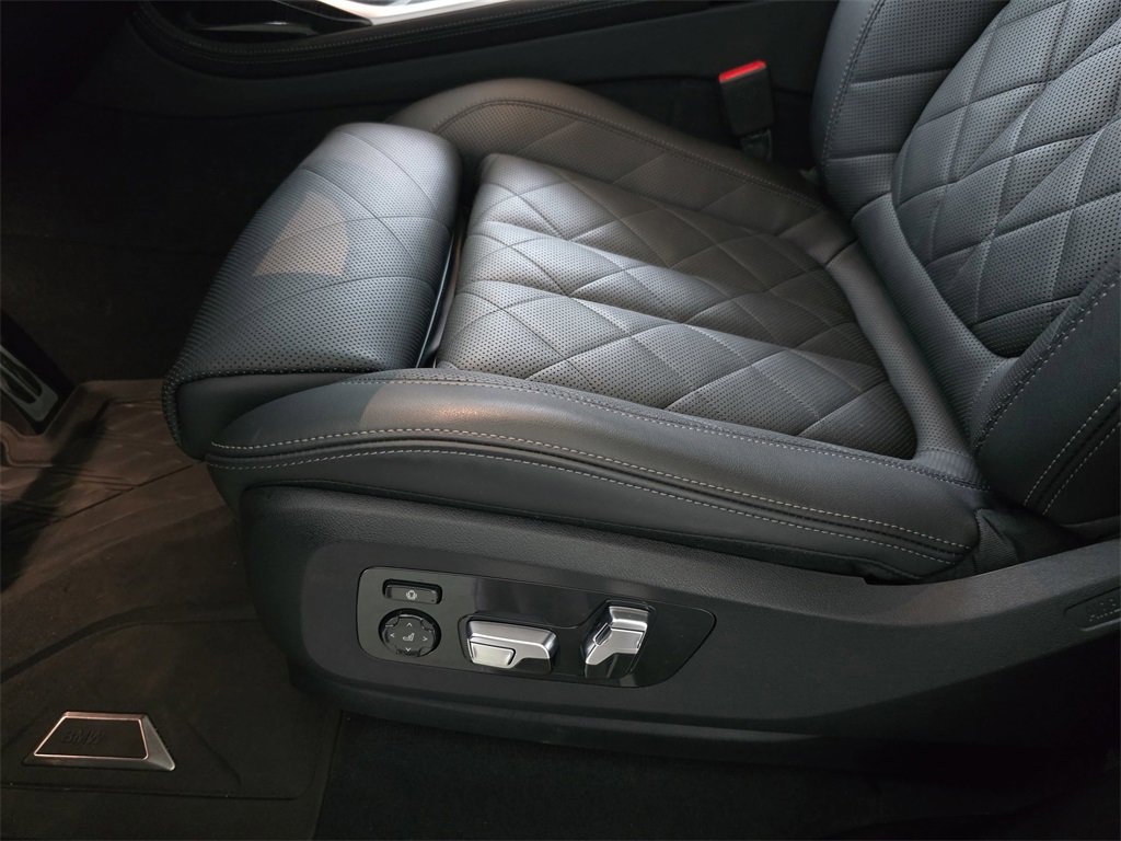 Used 2023 BMW X7 xDrive40i w/ M Sport Package image 33