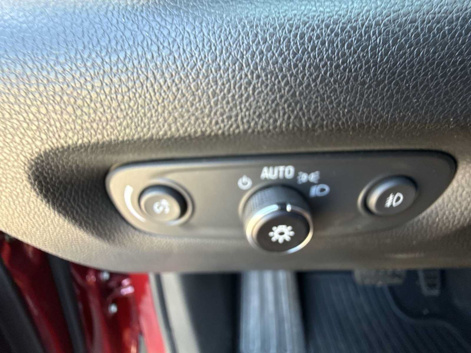 Certified 2018 Chevrolet Traverse LT FWD image 17