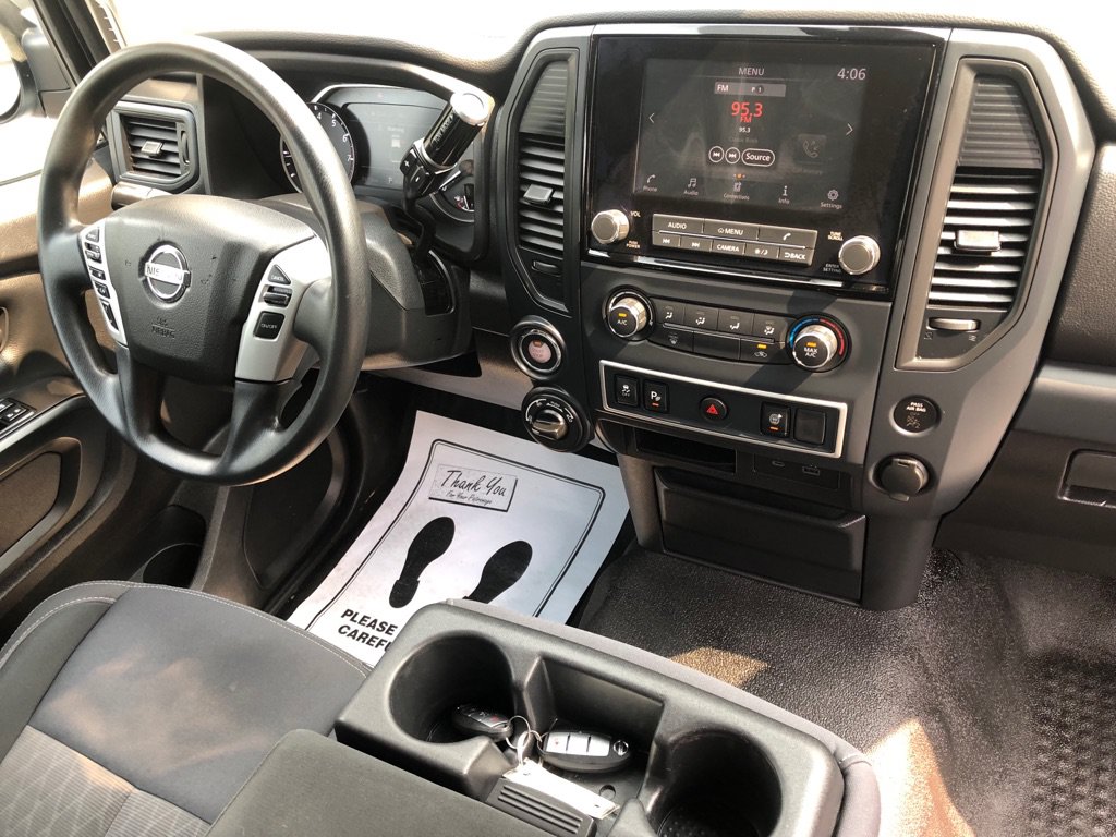 Used 2022 Nissan Titan S AWD/4WD image 25