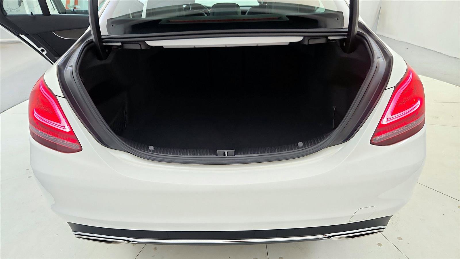 Used 2019 Mercedes-Benz C 300 4MATIC Sedan image 16