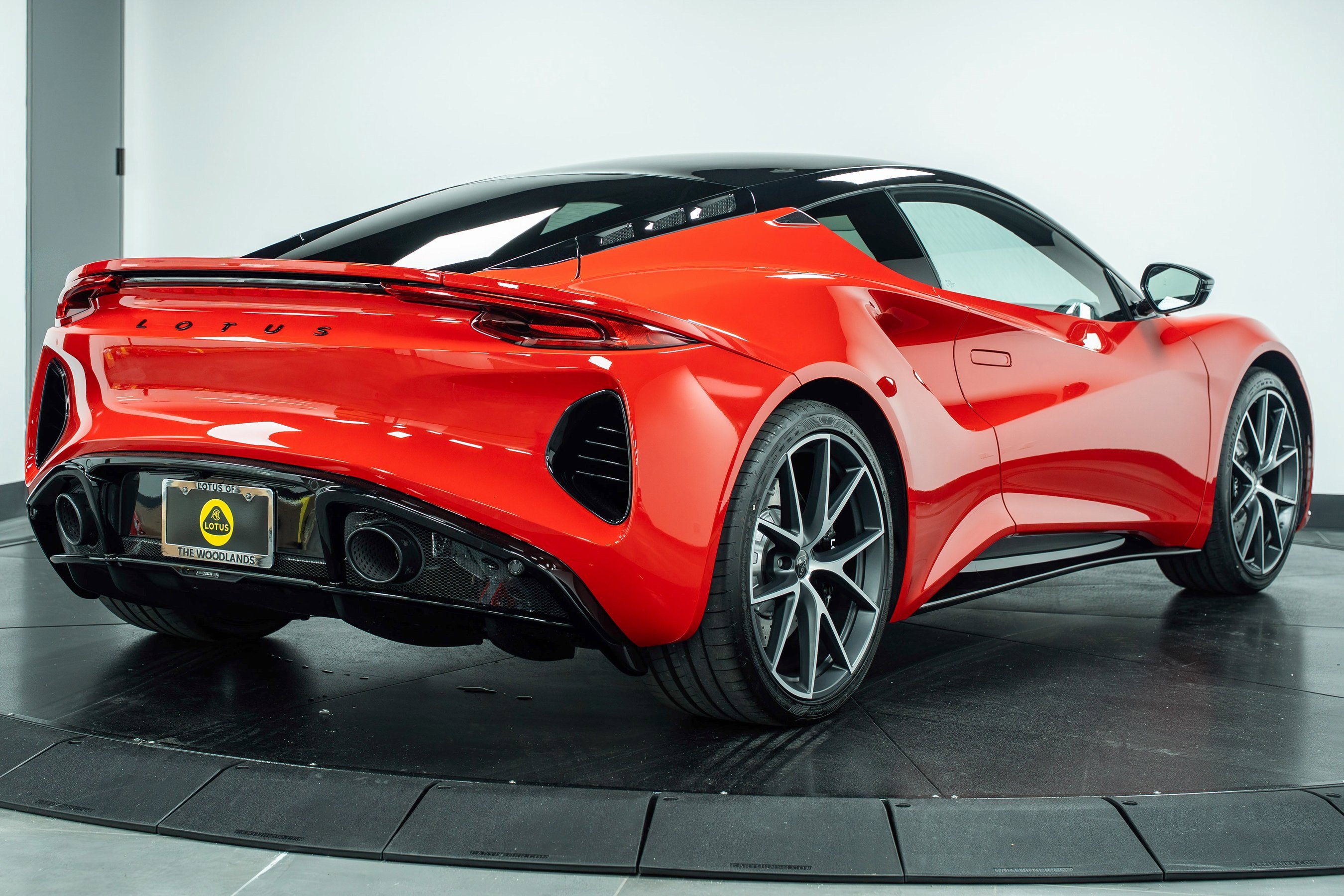 New 2025 Lotus Emira image 3