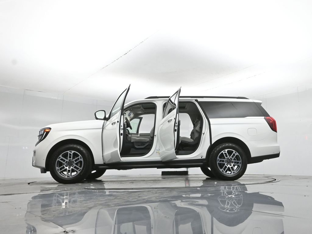 Used 2025 Ford Expedition Max Active image 8