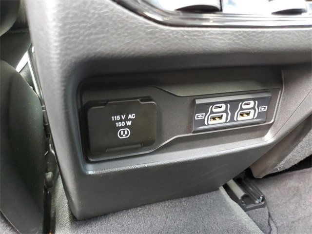 Used 2023 Jeep Grand Cherokee Laredo w/ Luxury Tech Group I image 17