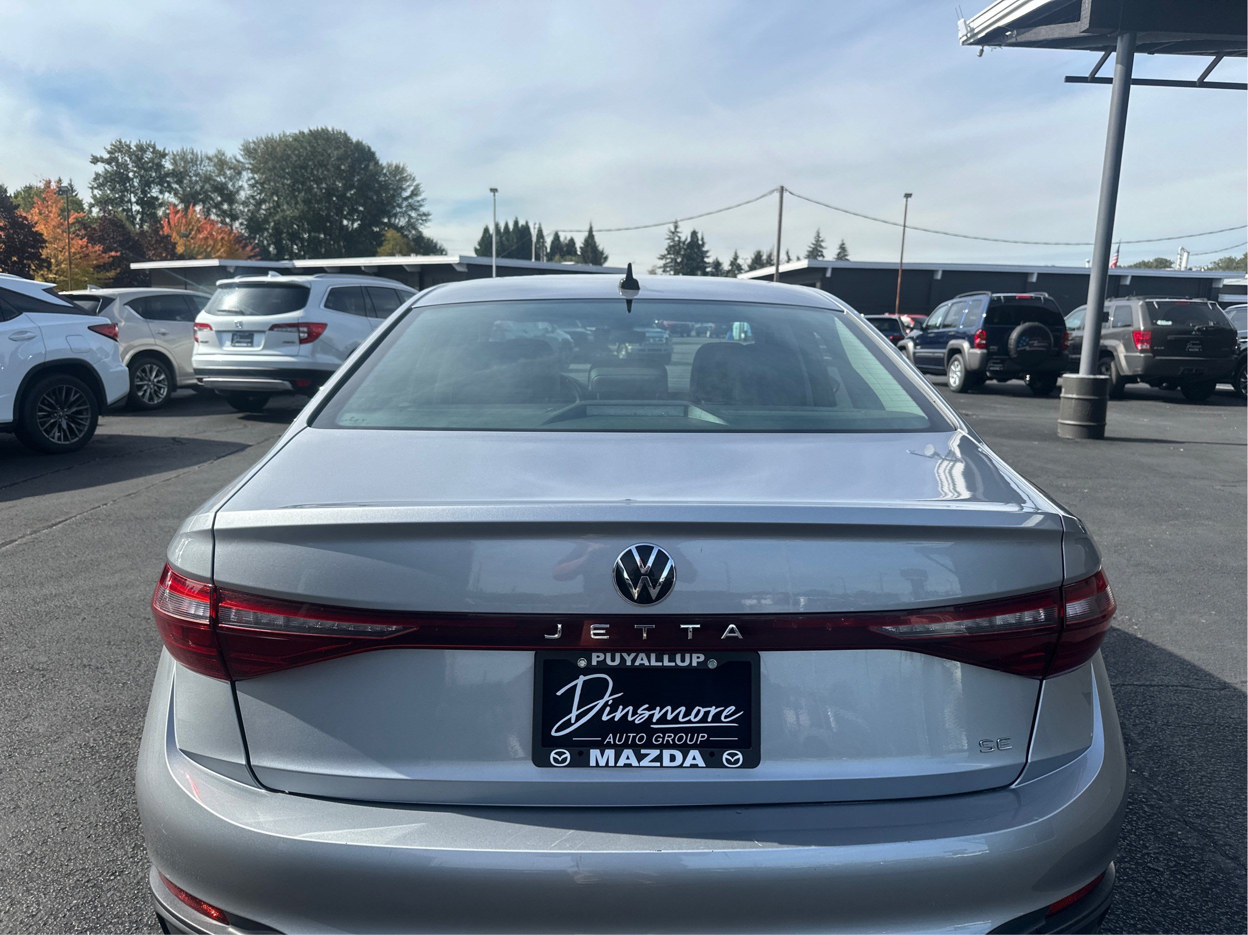 Used 2025 Volkswagen Jetta SE FWD image 27