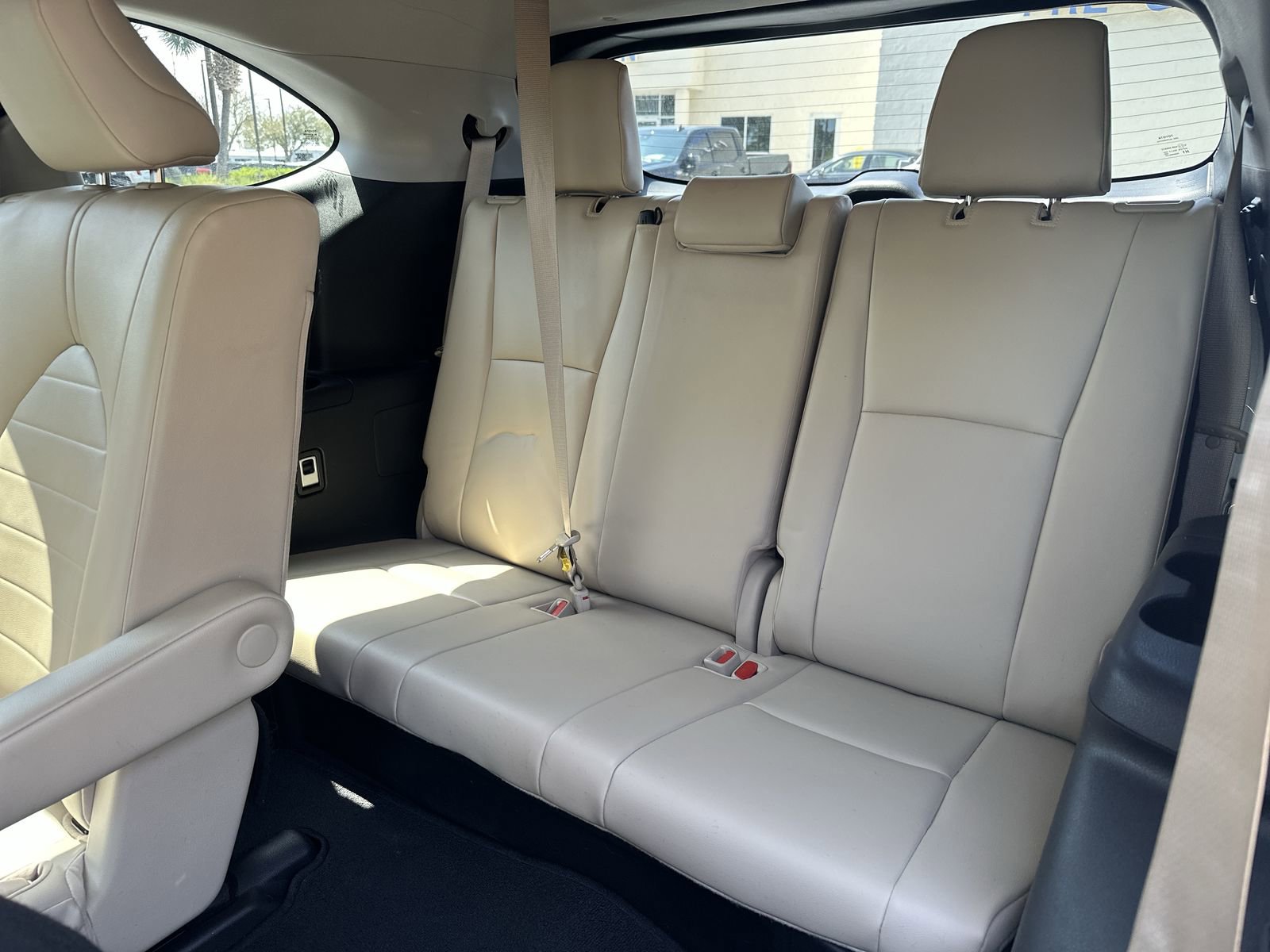 Used 2022 Toyota Highlander XLE image 32