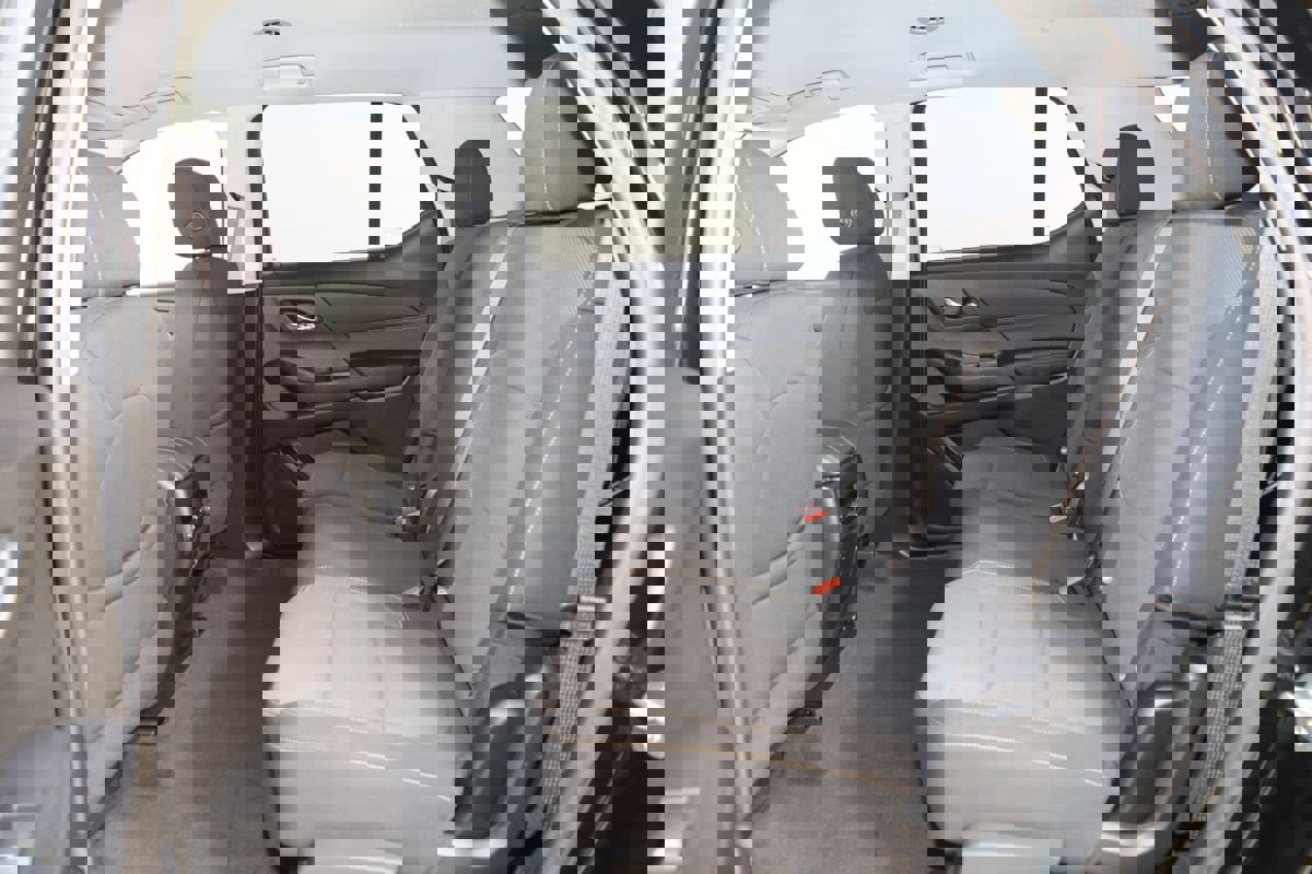 Used 2021 Chevrolet Traverse LS AWD/4WD image 43