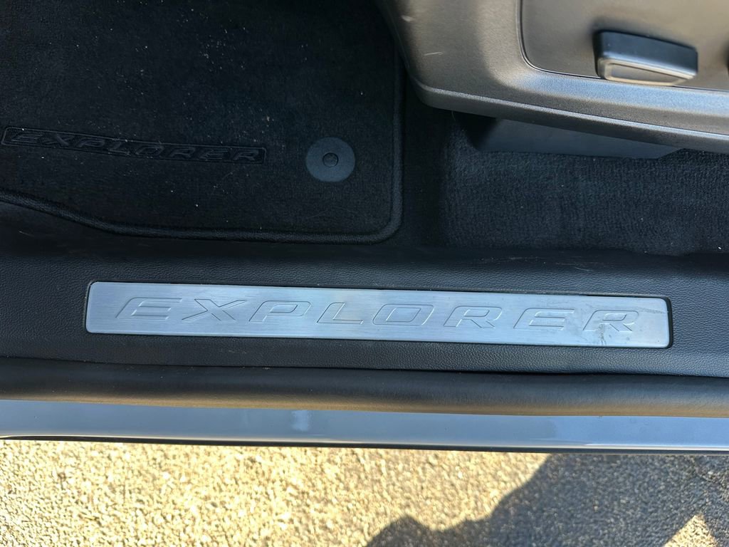 New 2025 Ford Explorer Platinum image 28