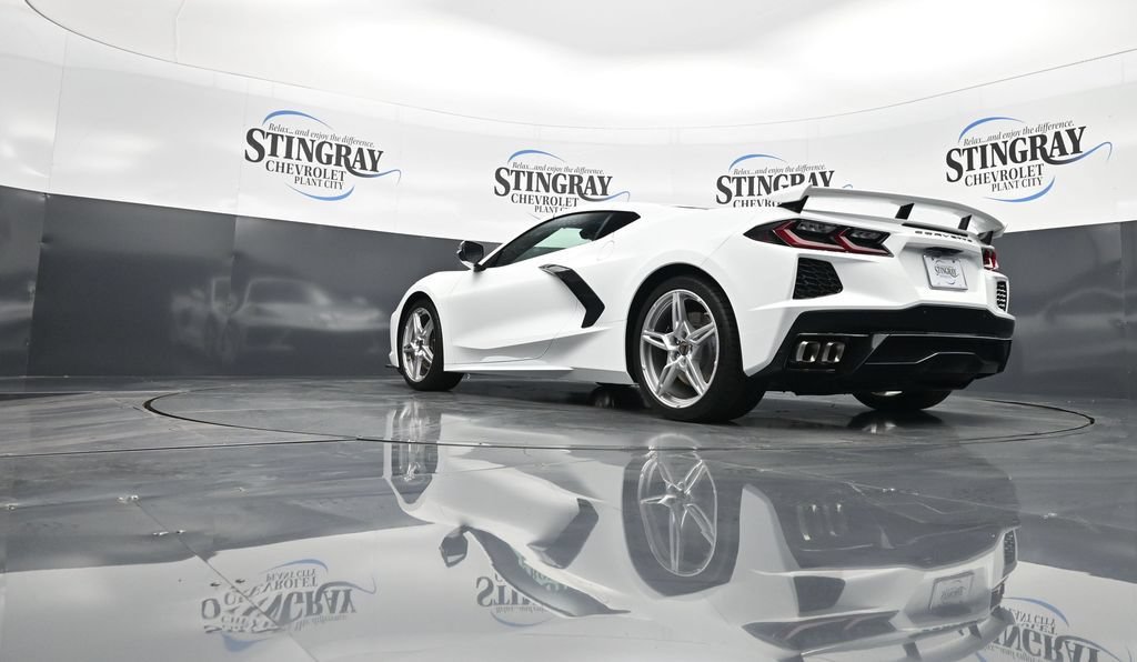 Used 2025 Chevrolet Corvette Stingray Premium Cpe w/ Z51 Performance Package RWD image 33