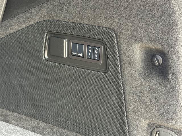 Used 2024 Cadillac Escalade Sport Platinum AWD/4WD image 6