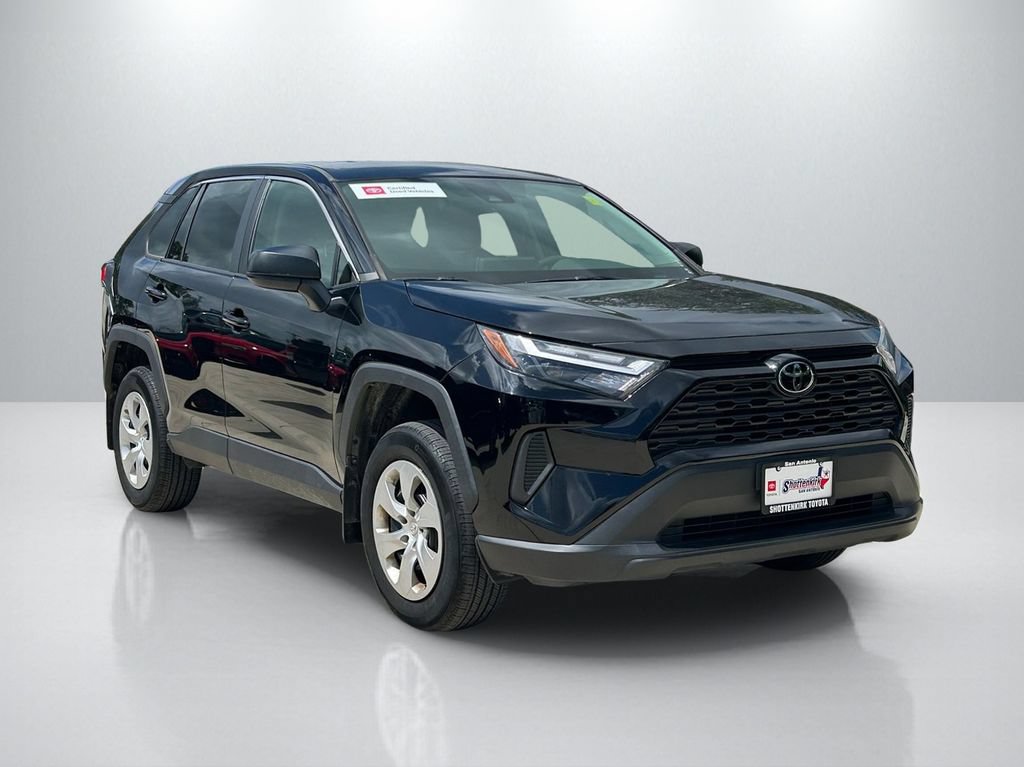 Used 2023 Toyota RAV4 LE FWD image 3