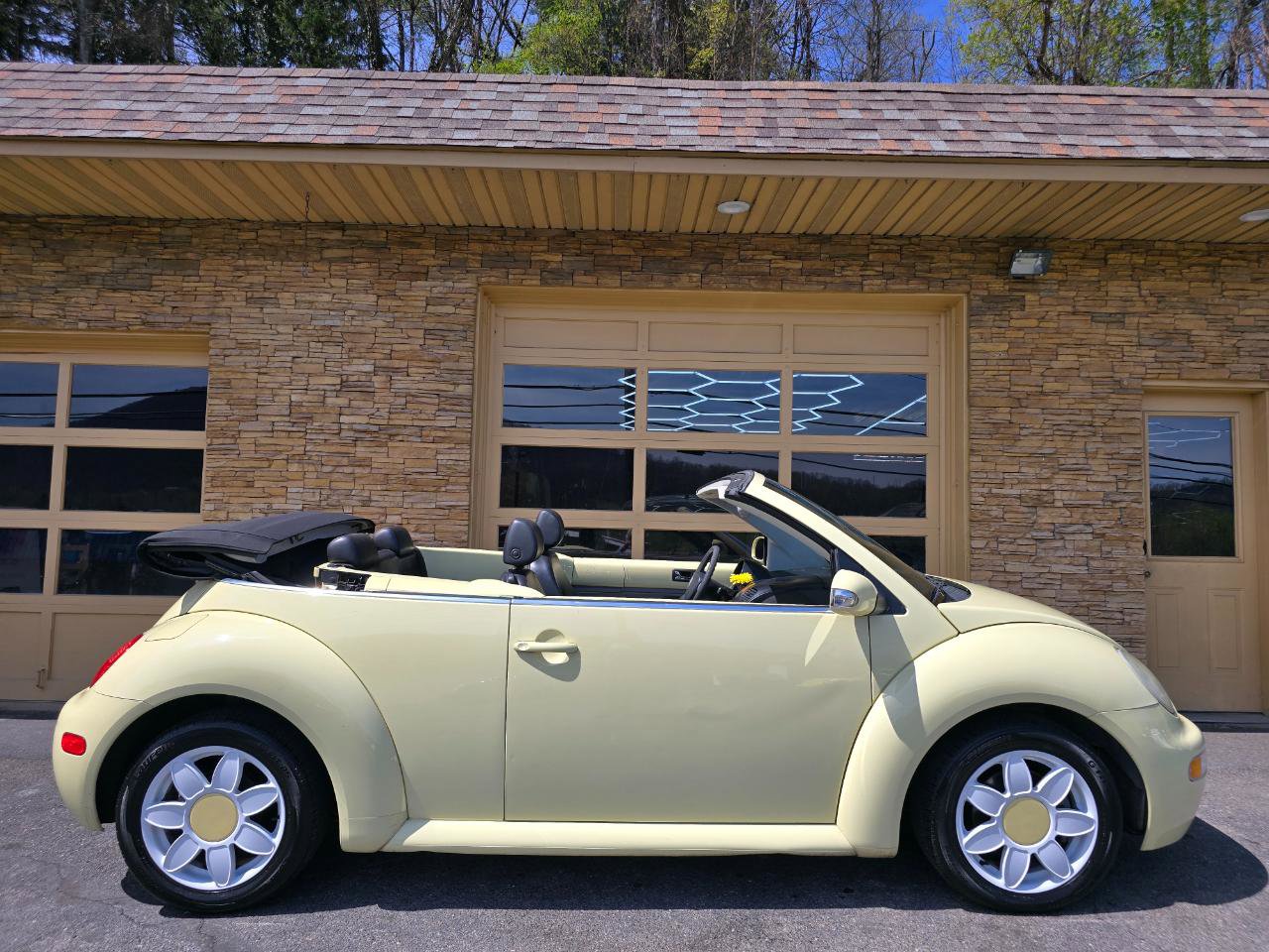 Used 2004 Volkswagen Beetle GLS image 8