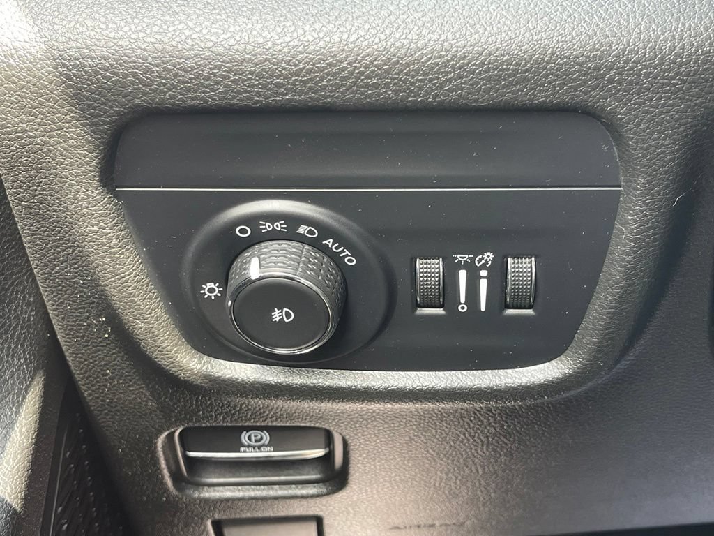 Used 2023 Jeep Grand Cherokee L Limited AWD/4WD image 52
