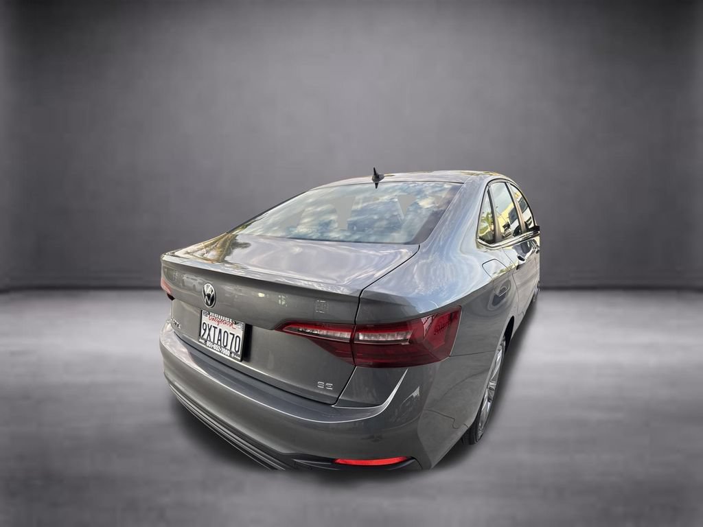 Used 2024 Volkswagen Jetta SE FWD image 12