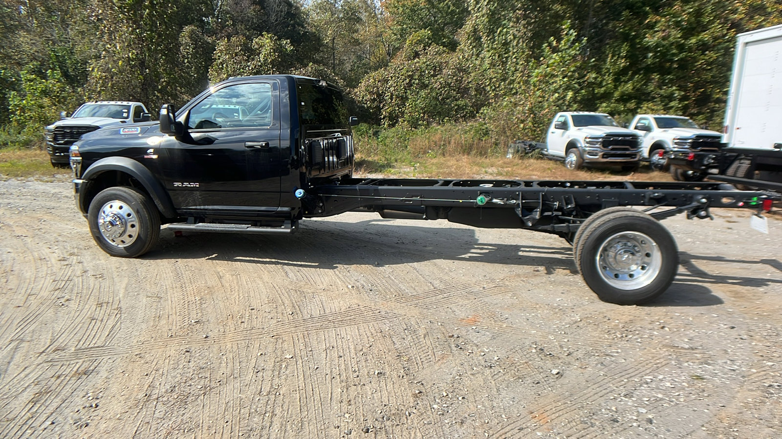New 2025 RAM 5500 4x4 Regular Cab image 11