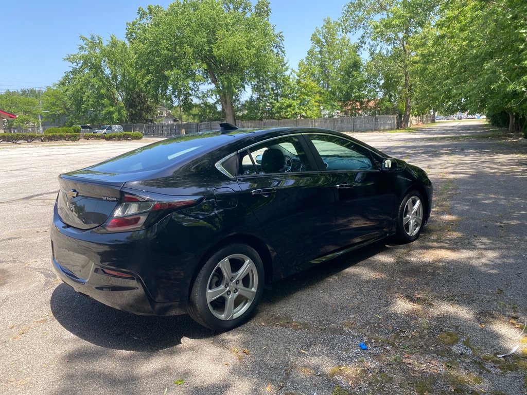 Used 2017 Chevrolet Volt LT w/ Comfort Package FWD image 5
