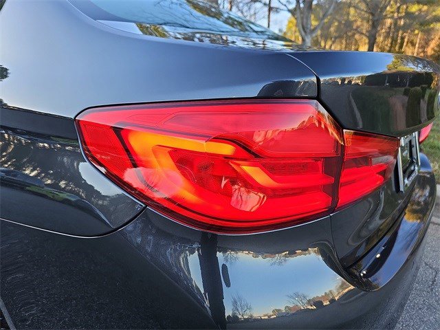 Used 2019 BMW 540i w/ Executive Package image 36