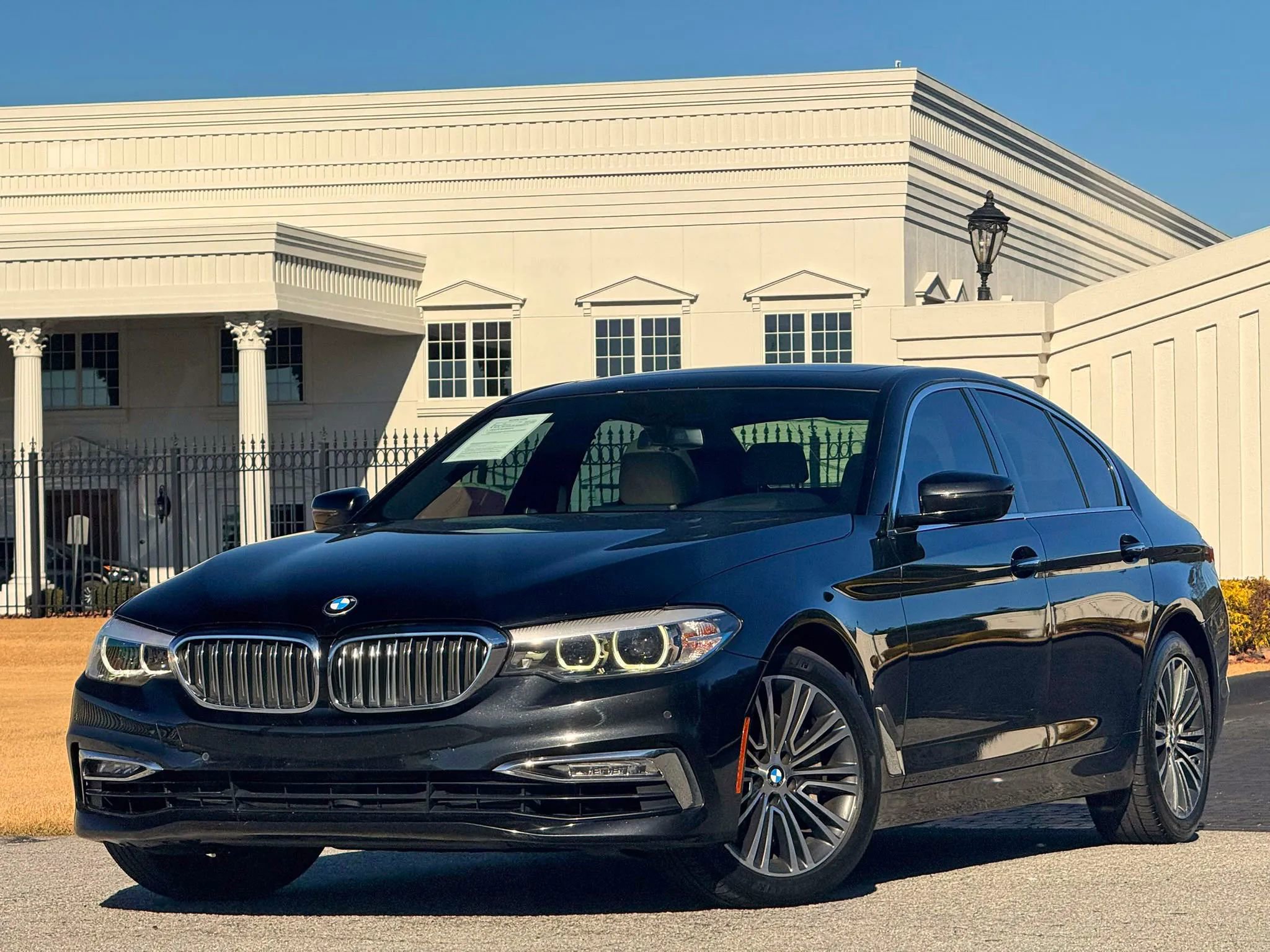 Used 2018 BMW 540i w/ Premium Package RWD image 2