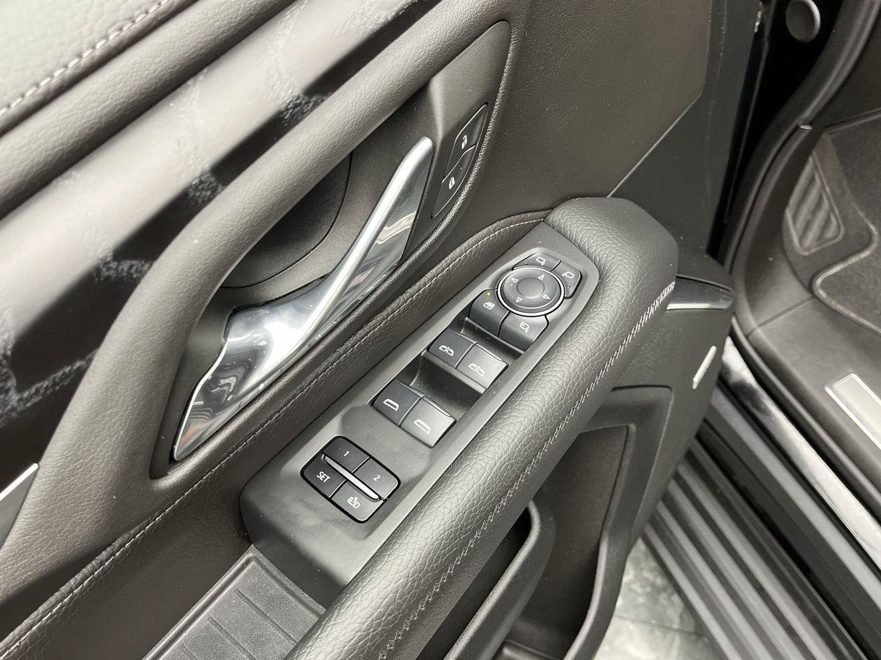 Certified 2024 GMC Yukon XL Denali w/ Advanced Technology Package AWD/4WD image 10