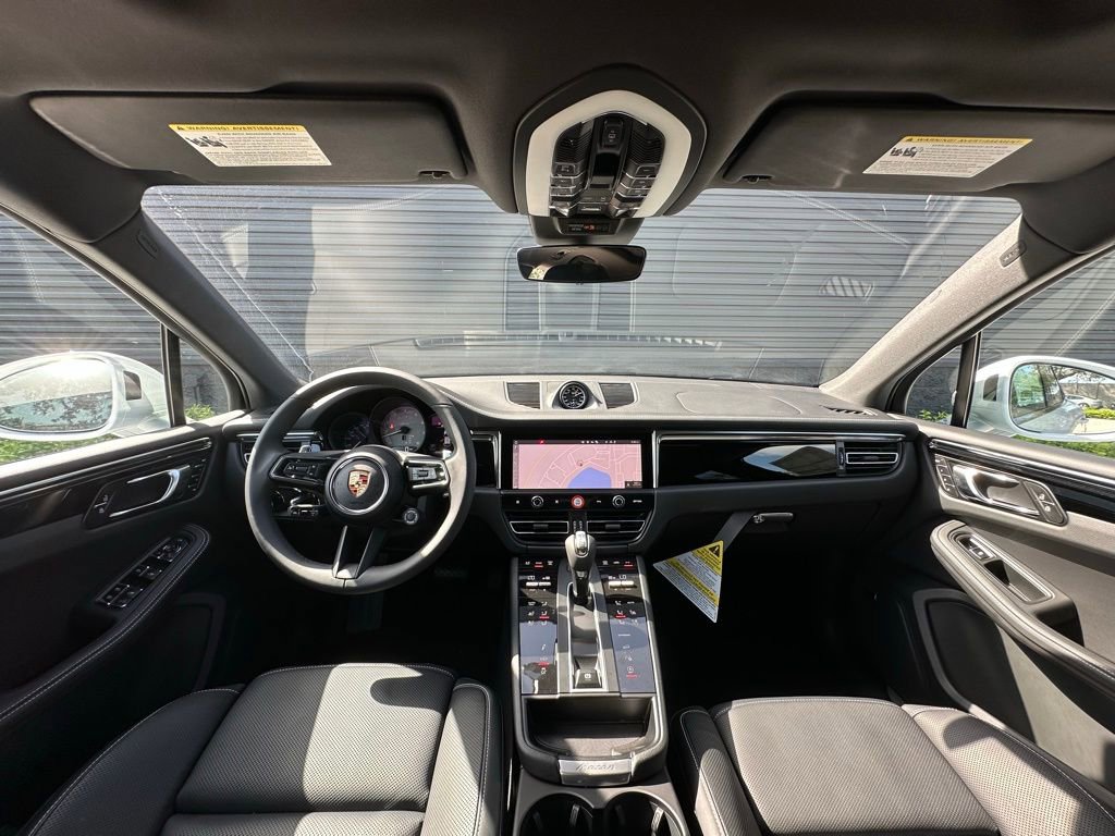 Certified 2025 Porsche Macan S image 33