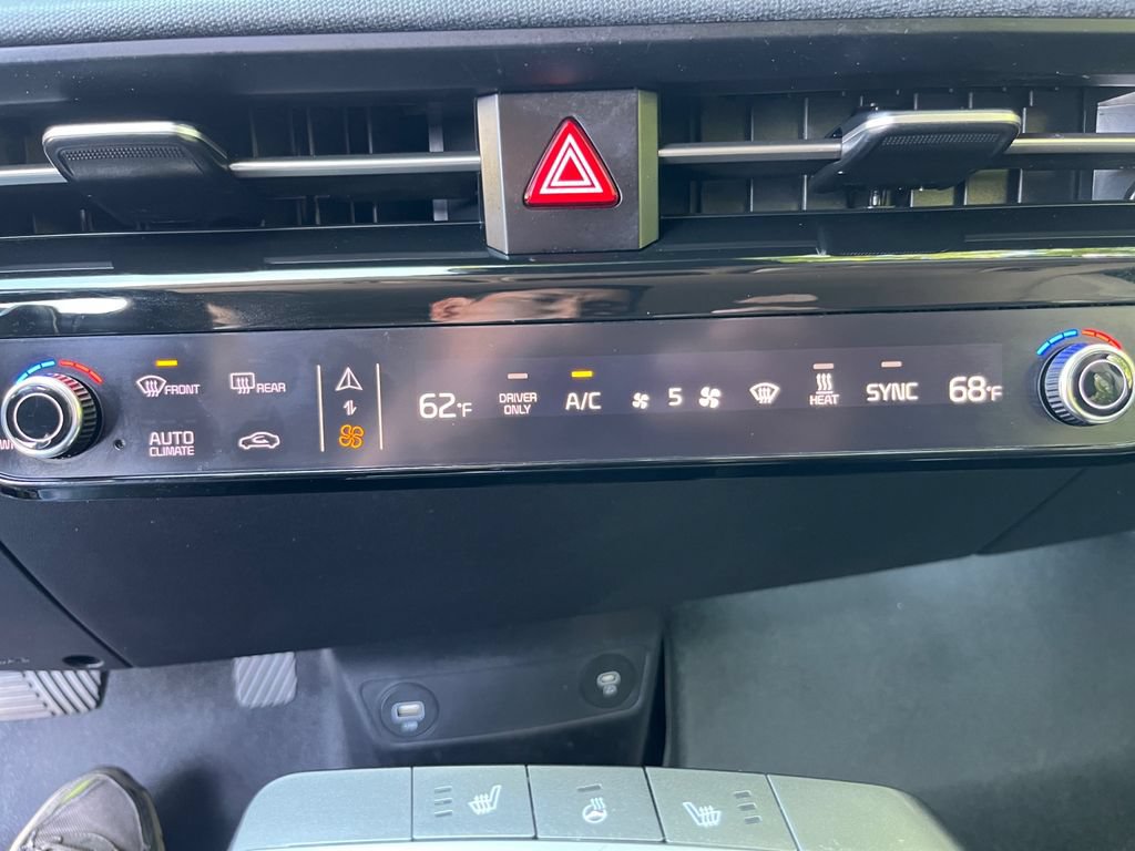 Certified 2024 Kia EV6 Light AWD/4WD image 19