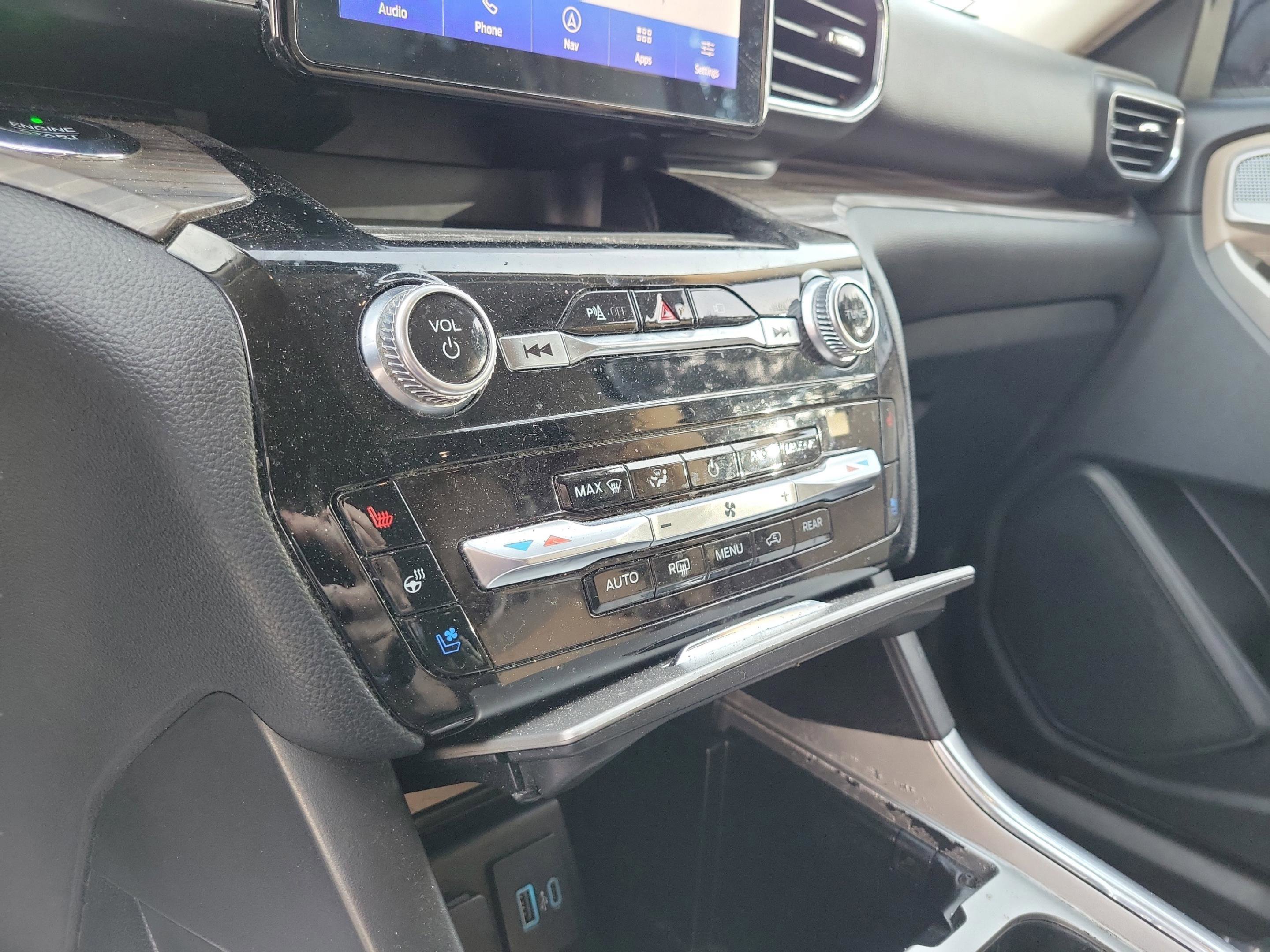 Used 2021 Ford Explorer Limited w/ Hybrid Equipment Group 310A RWD image 18
