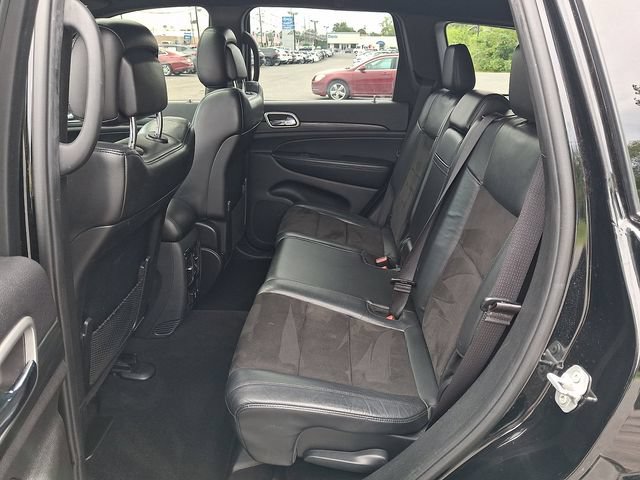 Used 2019 Jeep Grand Cherokee Laredo AWD/4WD image 10