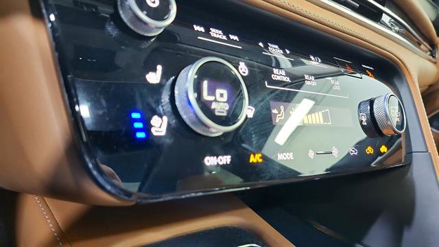 Used 2023 INFINITI QX60 Sensory w/ Vision Package AWD/4WD image 19