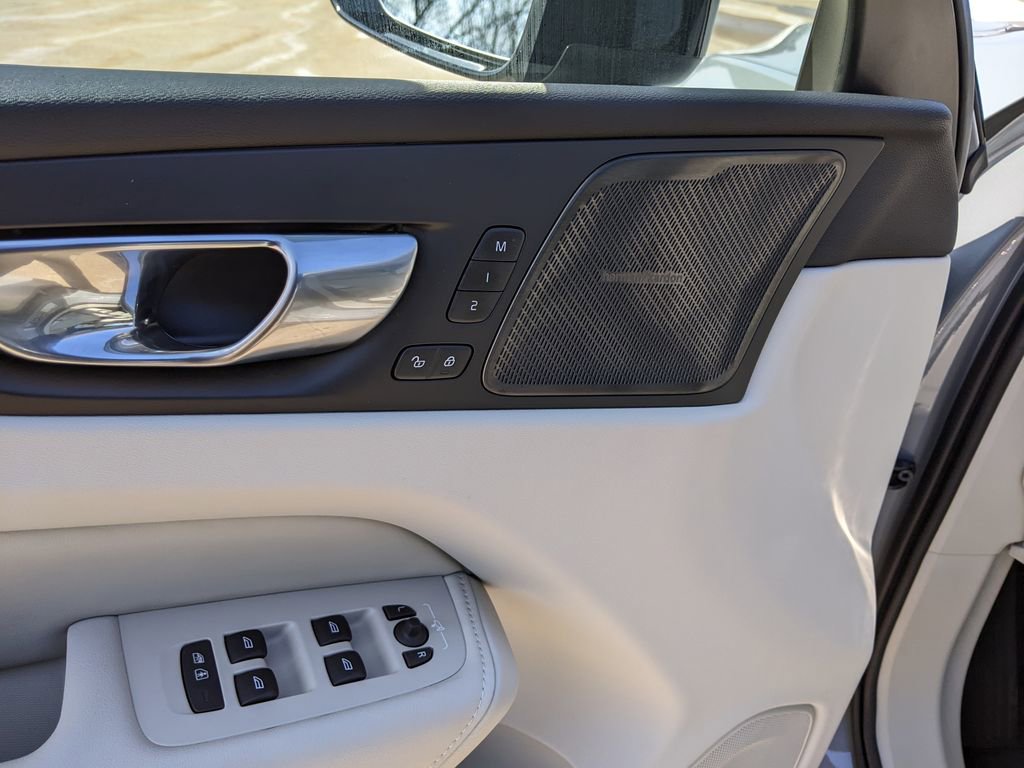 Certified 2026 Volvo XC60 B5 Ultra w/ Protection Package Premier image 10