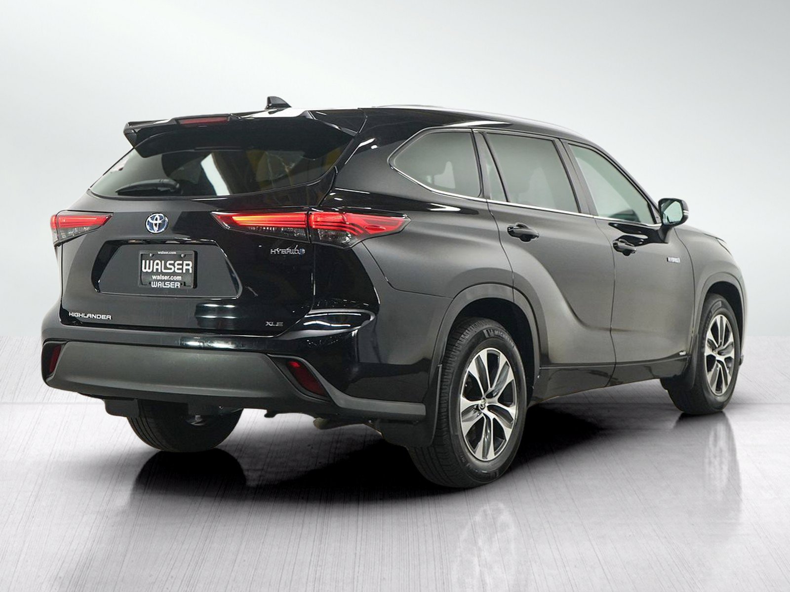 Used 2020 Toyota Highlander XLE AWD/4WD image 5