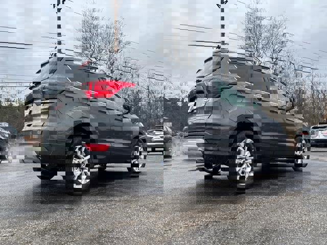 Used 2019 Ford Escape SE image 7