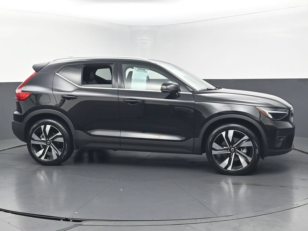 Used 2023 Volvo XC40 B5 Ultimate w/ Climate Package AWD/4WD image 6