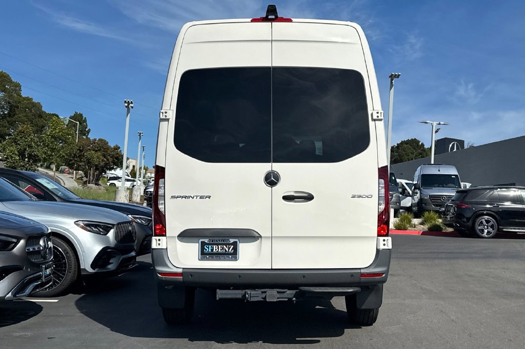 Used 2025 Mercedes-Benz Sprinter 2500 image 5