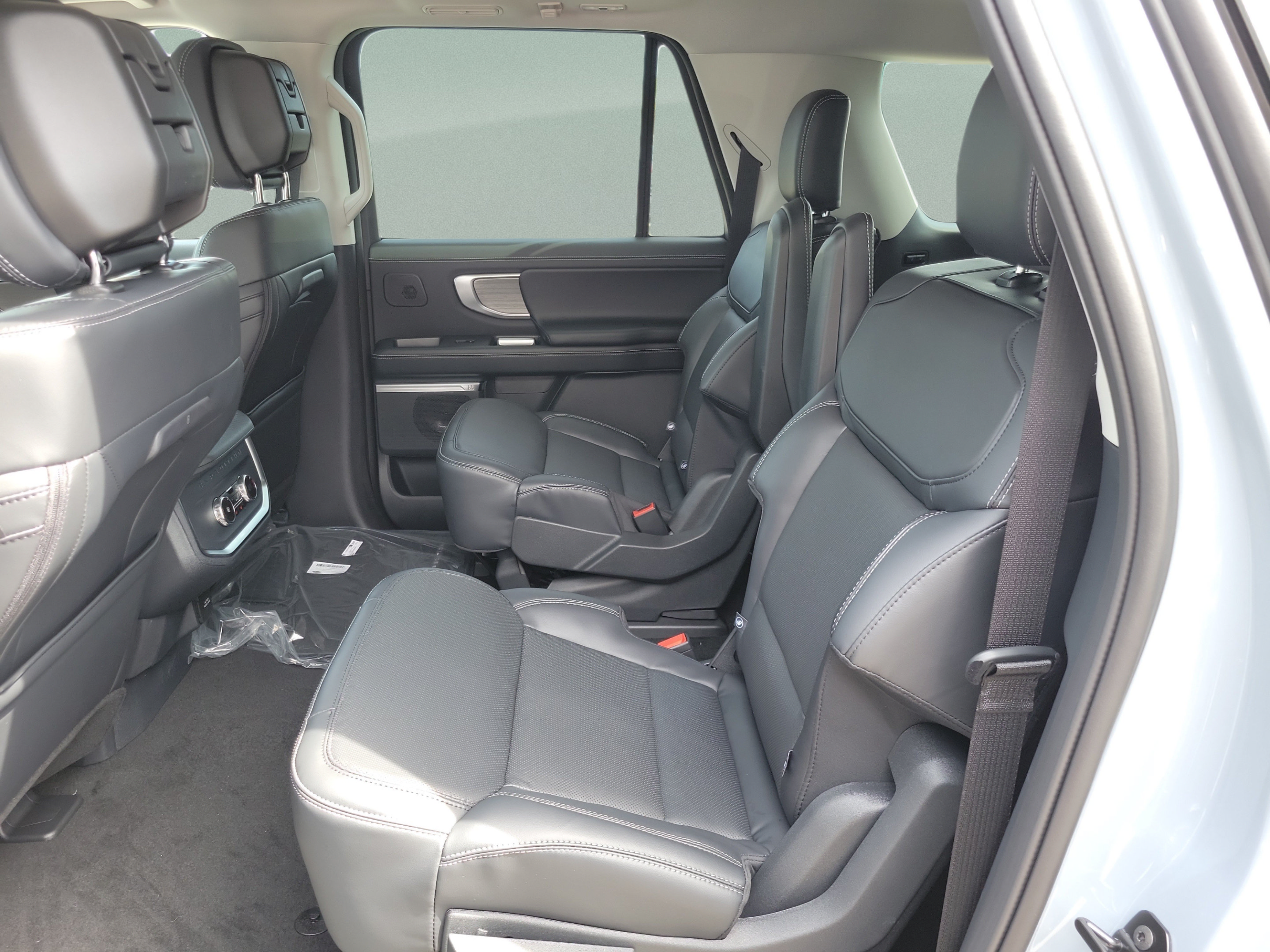 New 2027 Ford Expedition Max Platinum w/ Driver's Package AWD/4WD image 13