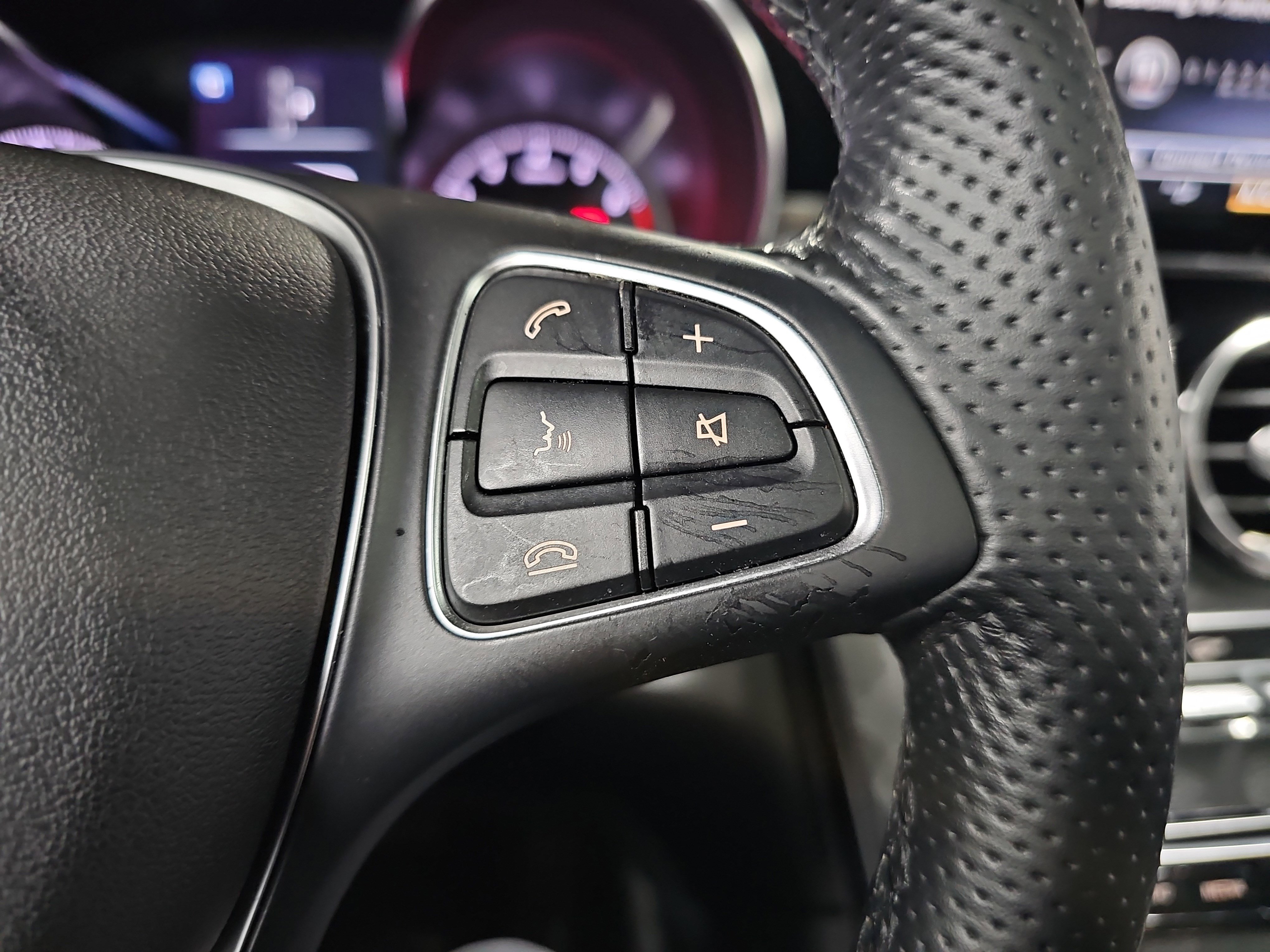 Used 2018 Mercedes-Benz GLC 300 4MATIC image 19