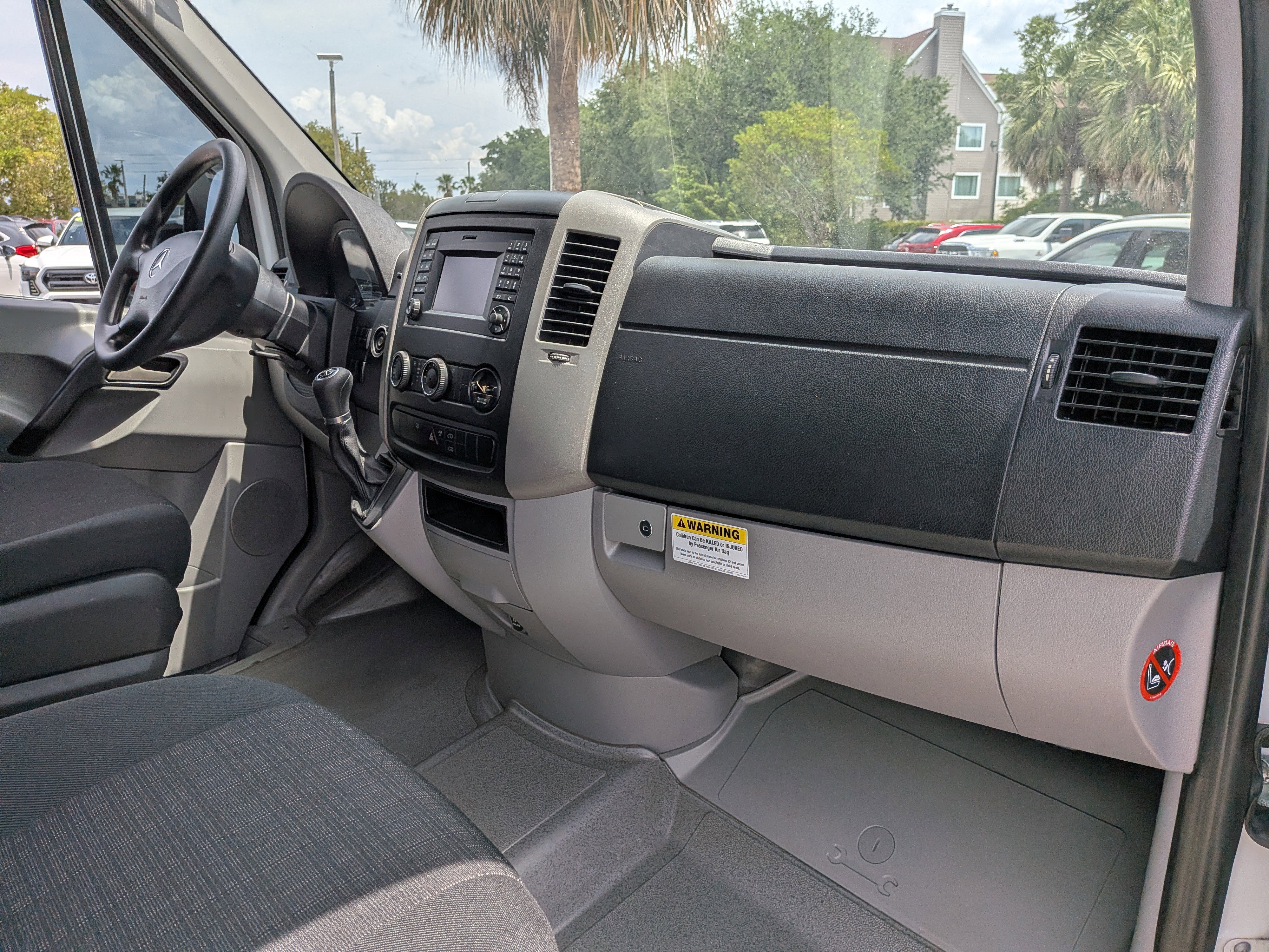 Used 2017 Mercedes-Benz Sprinter 2500 image 17