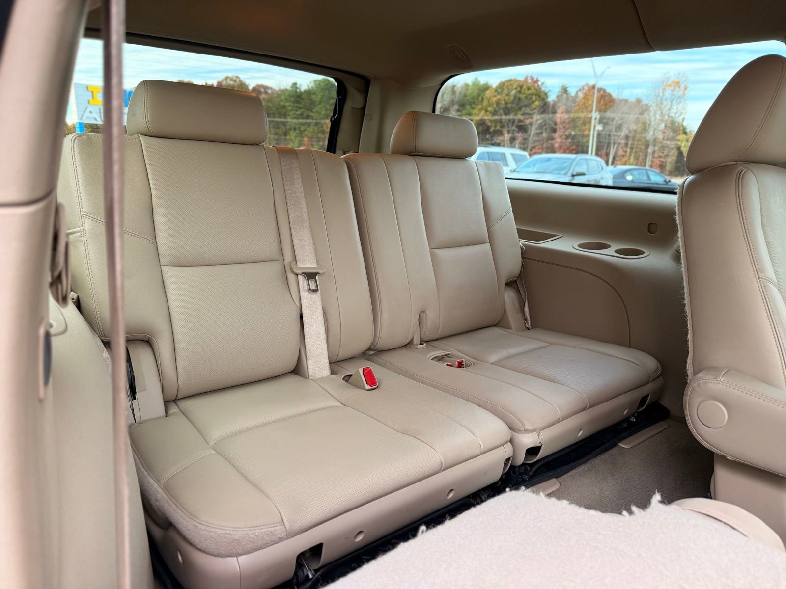 Used 2012 Cadillac Escalade ESV Luxury image 24