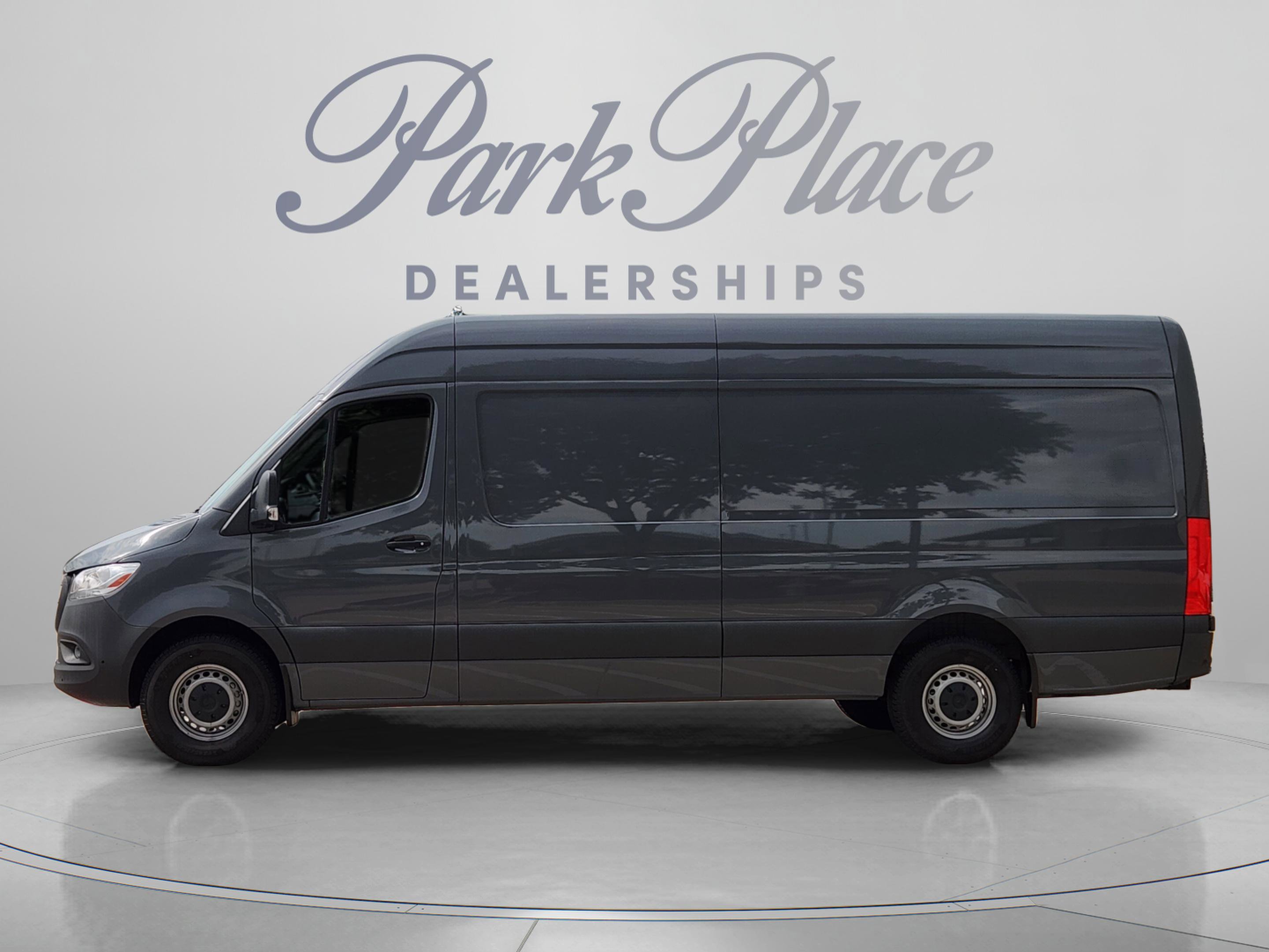 Used 2023 Mercedes-Benz Sprinter 2500 video 2