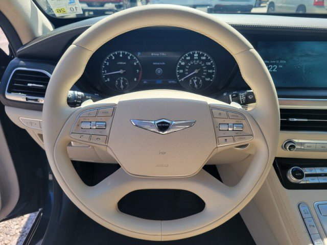 Used 2022 Genesis G90 3.3T Premium RWD image 16