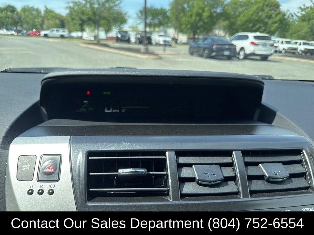 Used 2014 Toyota Prius V Three w/ Preferred Accessory Package FWD image 16