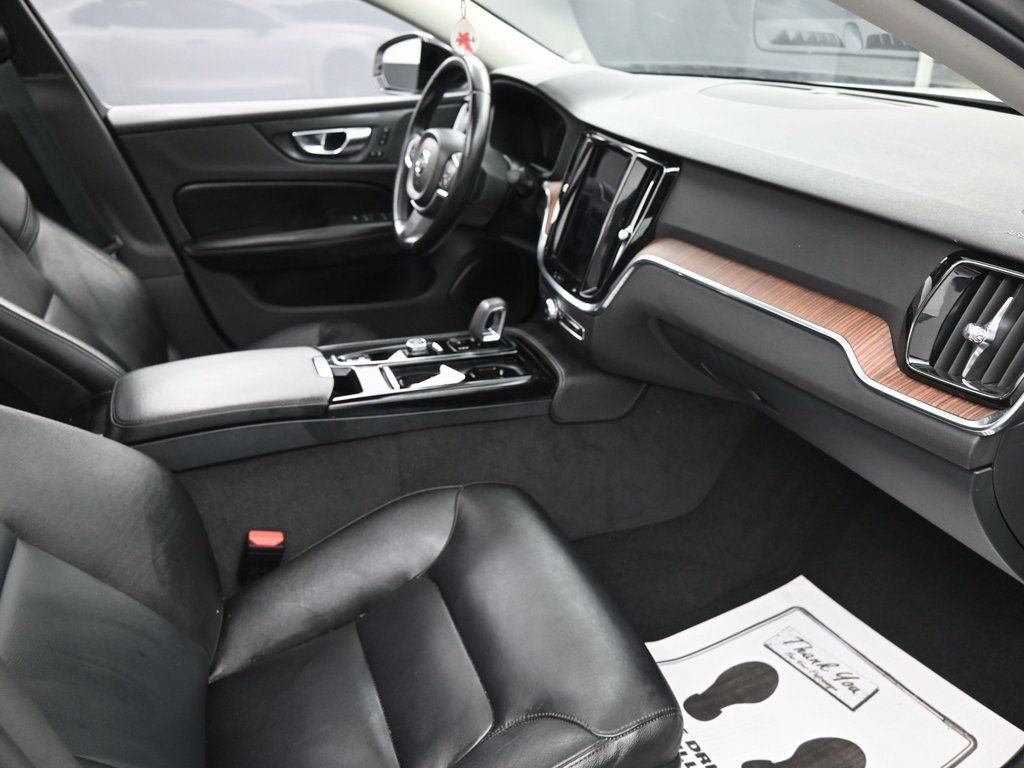 Used 2022 Volvo S60 T8 Inscription image 35