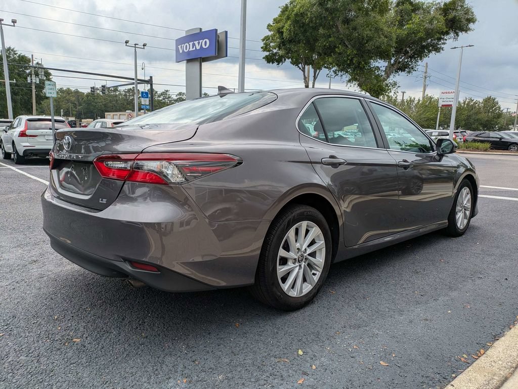 Used 2022 Toyota Camry LE FWD image 6