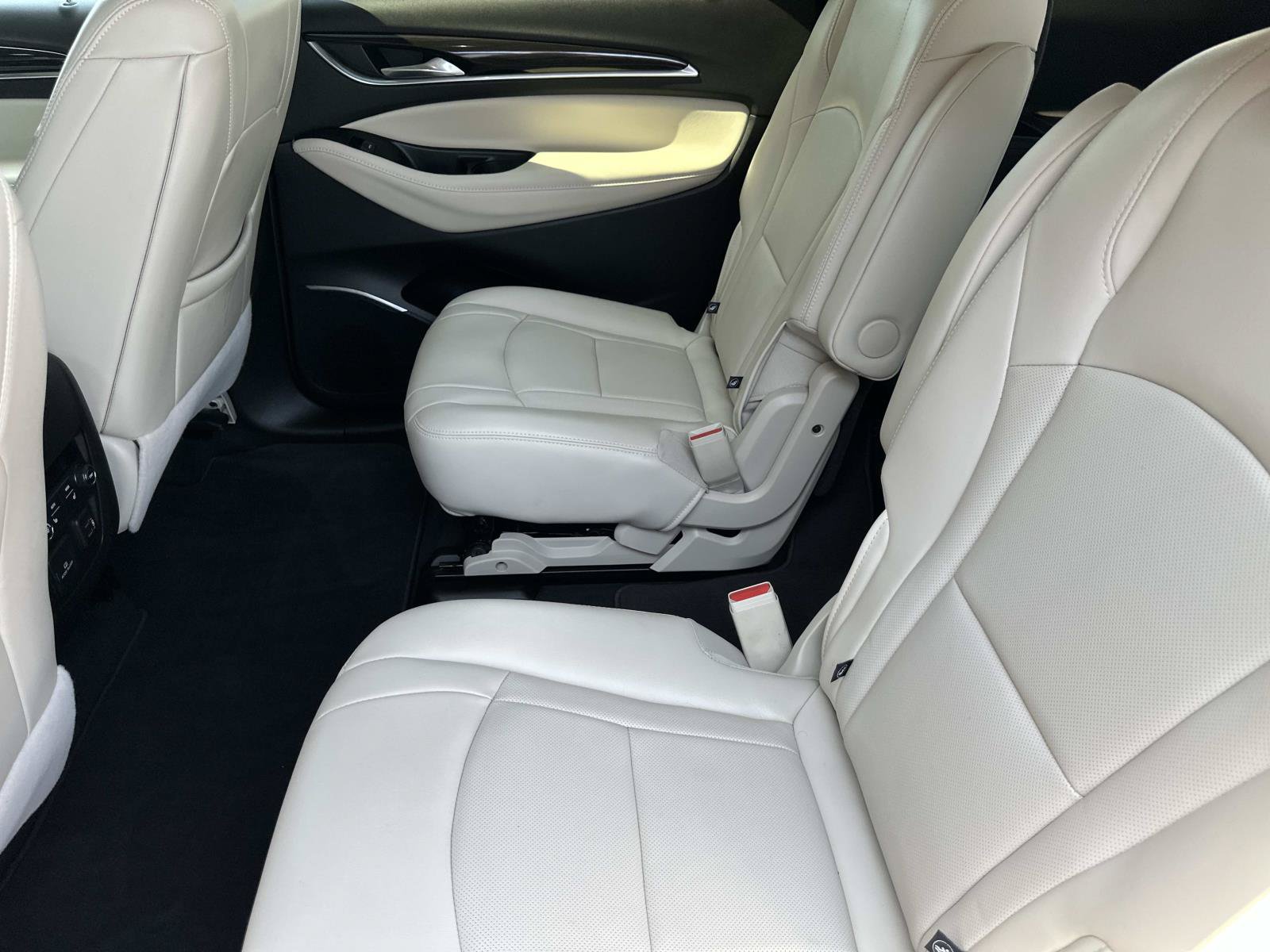 Used 2023 Buick Enclave Premium w/ Experience Buick Package FWD image 27