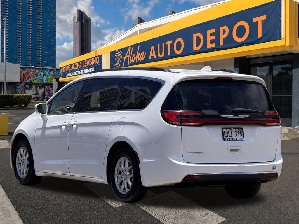 Used 2022 Chrysler Pacifica Touring-L FWD image 3